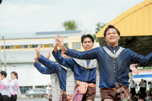 มรภ.เทพสตรี โดย คณะมนุษยศาสตร์ฯ ร่วมกับภาคีเครือข่าย จัดโครงการศิลปวัฒนธรรมสร้างสรรค์ ฟื้นฟู ประเพณีตักบาตรดอกไม้ วัดมณีชลขัณฑ์