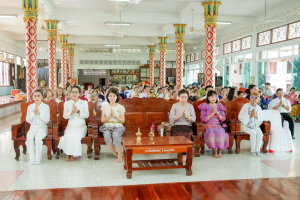มรภ.เทพสตรี โดย คณะมนุษยศาสตร์ฯ ร่วมกับภาคีเครือข่าย จัดโครงการศิลปวัฒนธรรมสร้างสรรค์ ฟื้นฟู ประเพณีตักบาตรดอกไม้ วัดมณีชลขัณฑ์