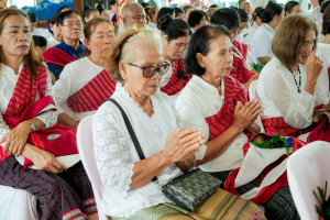 มรภ.เทพสตรี โดย คณะมนุษยศาสตร์ฯ ร่วมกับภาคีเครือข่าย จัดโครงการศิลปวัฒนธรรมสร้างสรรค์ ฟื้นฟู ประเพณีตักบาตรดอกไม้ วัดมณีชลขัณฑ์