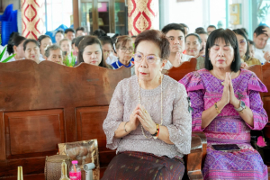 มรภ.เทพสตรี โดย คณะมนุษยศาสตร์ฯ ร่วมกับภาคีเครือข่าย จัดโครงการศิลปวัฒนธรรมสร้างสรรค์ ฟื้นฟู ประเพณีตักบาตรดอกไม้ วัดมณีชลขัณฑ์
