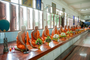 มรภ.เทพสตรี โดย คณะมนุษยศาสตร์ฯ ร่วมกับภาคีเครือข่าย จัดโครงการศิลปวัฒนธรรมสร้างสรรค์ ฟื้นฟู ประเพณีตักบาตรดอกไม้ วัดมณีชลขัณฑ์