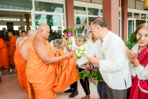 มรภ.เทพสตรี โดย คณะมนุษยศาสตร์ฯ ร่วมกับภาคีเครือข่าย จัดโครงการศิลปวัฒนธรรมสร้างสรรค์ ฟื้นฟู ประเพณีตักบาตรดอกไม้ วัดมณีชลขัณฑ์