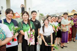 มรภ.เทพสตรี โดย คณะมนุษยศาสตร์ฯ ร่วมกับภาคีเครือข่าย จัดโครงการศิลปวัฒนธรรมสร้างสรรค์ ฟื้นฟู ประเพณีตักบาตรดอกไม้ วัดมณีชลขัณฑ์