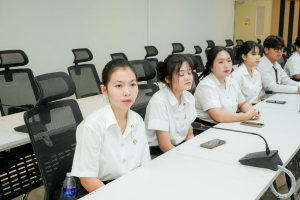 มรภ.เทพสตรี ร่วมต้อนรับ อ.แห้ว ประธานมูลนิธิศาลเจ้าพ่อนาคราชจันเสน ในโอกาสมอบทุนการศึกษา 165,000 บาท พร้อมบรรยายสร้างแรงบันดาลใจแก่นักศึกษา