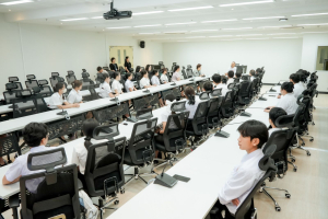 มรภ.เทพสตรี ร่วมต้อนรับ อ.แห้ว ประธานมูลนิธิศาลเจ้าพ่อนาคราชจันเสน ในโอกาสมอบทุนการศึกษา 165,000 บาท พร้อมบรรยายสร้างแรงบันดาลใจแก่นักศึกษา