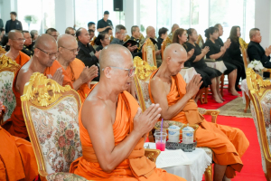 มรภ.เทพสตรี ร่วมพิธีสวดพระพุทธมนต์และเจริญจิตภาวนาอุทิศถวายพระราชกุศลแด่ สมเด็จพระบรมราชชนนีพันปีหลวง และอุทิศถวายพระกุศลแด่ สมเด็จพระเจ้าลูกเธอ เจ้าฟ้าพัชรกิติยาภาฯ