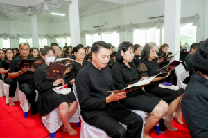 มรภ.เทพสตรี ร่วมพิธีสวดพระพุทธมนต์และเจริญจิตภาวนาอุทิศถวายพระราชกุศลแด่ สมเด็จพระบรมราชชนนีพันปีหลวง และอุทิศถวายพระกุศลแด่ สมเด็จพระเจ้าลูกเธอ เจ้าฟ้าพัชรกิติยาภาฯ