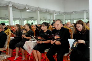 มรภ.เทพสตรี ร่วมพิธีสวดพระพุทธมนต์และเจริญจิตภาวนาอุทิศถวายพระราชกุศลแด่ สมเด็จพระบรมราชชนนีพันปีหลวง และอุทิศถวายพระกุศลแด่ สมเด็จพระเจ้าลูกเธอ เจ้าฟ้าพัชรกิติยาภาฯ