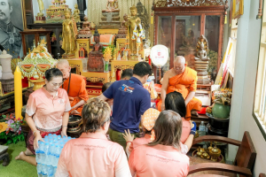 สำนักวิทยบริการฯ มรภ.เทพสตรี จับมือภาคีเครือข่าย ร่วมกิจกรรม คณะนาวาสัญจร ทำบุญเข้าพรรษา 9 วัดริมแม่น้ำลพบุรี สานต่อโครงการพัฒนาเศรษฐกิจสร้างสรรค์