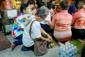 สำนักวิทยบริการฯ มรภ.เทพสตรี จับมือภาคีเครือข่าย ร่วมกิจกรรม คณะนาวาสัญจร ทำบุญเข้าพรรษา 9 วัดริมแม่น้ำลพบุรี สานต่อโครงการพัฒนาเศรษฐกิจสร้างสรรค์