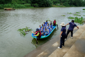 สำนักวิทยบริการฯ มรภ.เทพสตรี จับมือภาคีเครือข่าย ร่วมกิจกรรม คณะนาวาสัญจร ทำบุญเข้าพรรษา 9 วัดริมแม่น้ำลพบุรี สานต่อโครงการพัฒนาเศรษฐกิจสร้างสรรค์