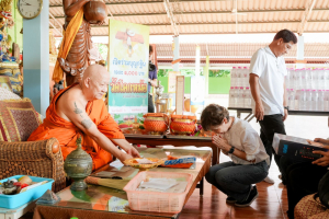 สำนักวิทยบริการฯ มรภ.เทพสตรี จับมือภาคีเครือข่าย ร่วมกิจกรรม คณะนาวาสัญจร ทำบุญเข้าพรรษา 9 วัดริมแม่น้ำลพบุรี สานต่อโครงการพัฒนาเศรษฐกิจสร้างสรรค์