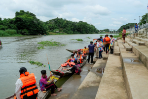 สำนักวิทยบริการฯ มรภ.เทพสตรี จับมือภาคีเครือข่าย ร่วมกิจกรรม คณะนาวาสัญจร ทำบุญเข้าพรรษา 9 วัดริมแม่น้ำลพบุรี สานต่อโครงการพัฒนาเศรษฐกิจสร้างสรรค์