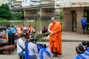 สำนักวิทยบริการฯ มรภ.เทพสตรี จับมือภาคีเครือข่าย ร่วมกิจกรรม คณะนาวาสัญจร ทำบุญเข้าพรรษา 9 วัดริมแม่น้ำลพบุรี สานต่อโครงการพัฒนาเศรษฐกิจสร้างสรรค์