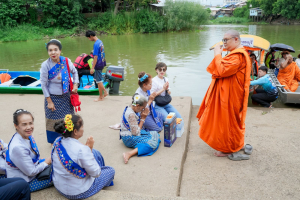 สำนักวิทยบริการฯ มรภ.เทพสตรี จับมือภาคีเครือข่าย ร่วมกิจกรรม คณะนาวาสัญจร ทำบุญเข้าพรรษา 9 วัดริมแม่น้ำลพบุรี สานต่อโครงการพัฒนาเศรษฐกิจสร้างสรรค์