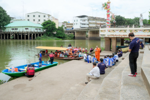 สำนักวิทยบริการฯ มรภ.เทพสตรี จับมือภาคีเครือข่าย ร่วมกิจกรรม คณะนาวาสัญจร ทำบุญเข้าพรรษา 9 วัดริมแม่น้ำลพบุรี สานต่อโครงการพัฒนาเศรษฐกิจสร้างสรรค์
