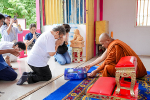 สำนักวิทยบริการฯ มรภ.เทพสตรี จับมือภาคีเครือข่าย ร่วมกิจกรรม คณะนาวาสัญจร ทำบุญเข้าพรรษา 9 วัดริมแม่น้ำลพบุรี สานต่อโครงการพัฒนาเศรษฐกิจสร้างสรรค์