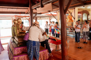 สำนักวิทยบริการฯ มรภ.เทพสตรี จับมือภาคีเครือข่าย ร่วมกิจกรรม คณะนาวาสัญจร ทำบุญเข้าพรรษา 9 วัดริมแม่น้ำลพบุรี สานต่อโครงการพัฒนาเศรษฐกิจสร้างสรรค์
