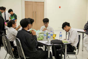 คณะมนุษยศาสตร์ฯ มรภ.เทพสตรี จัดประกวดจัดพานและแจกันดอกไม้ หนุนนักศึกษาร่วมสืบสาน ประเพณีตักบาตรดอกไม้ วัดมณีชลขัณฑ์