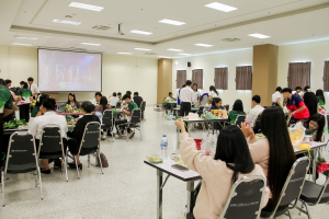 คณะมนุษยศาสตร์ฯ มรภ.เทพสตรี จัดประกวดจัดพานและแจกันดอกไม้ หนุนนักศึกษาร่วมสืบสาน ประเพณีตักบาตรดอกไม้ วัดมณีชลขัณฑ์