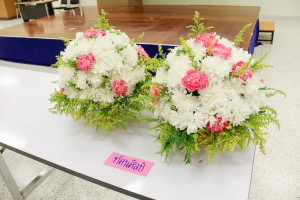 คณะมนุษยศาสตร์ฯ มรภ.เทพสตรี จัดประกวดจัดพานและแจกันดอกไม้ หนุนนักศึกษาร่วมสืบสาน ประเพณีตักบาตรดอกไม้ วัดมณีชลขัณฑ์