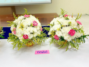 คณะมนุษยศาสตร์ฯ มรภ.เทพสตรี จัดประกวดจัดพานและแจกันดอกไม้ หนุนนักศึกษาร่วมสืบสาน ประเพณีตักบาตรดอกไม้ วัดมณีชลขัณฑ์