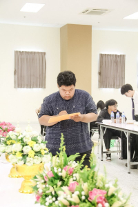 คณะมนุษยศาสตร์ฯ มรภ.เทพสตรี จัดประกวดจัดพานและแจกันดอกไม้ หนุนนักศึกษาร่วมสืบสาน ประเพณีตักบาตรดอกไม้ วัดมณีชลขัณฑ์