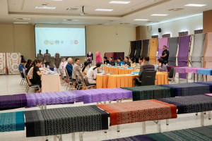 มรภ.เทพสตรี ร่วมเป็นกรรมการกลั่นกรองคัดเลือกผ้าและงานหัตถกรรม การประกวดผ้าลายพระราชทานและงานหัตถกรรม ระดับจังหวัด ประจำปี 2569