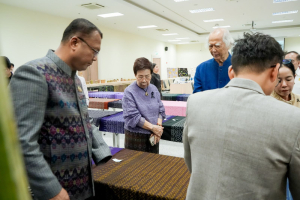 มรภ.เทพสตรี ร่วมเป็นกรรมการกลั่นกรองคัดเลือกผ้าและงานหัตถกรรม การประกวดผ้าลายพระราชทานและงานหัตถกรรม ระดับจังหวัด ประจำปี 2569