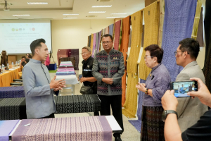 มรภ.เทพสตรี ร่วมเป็นกรรมการกลั่นกรองคัดเลือกผ้าและงานหัตถกรรม การประกวดผ้าลายพระราชทานและงานหัตถกรรม ระดับจังหวัด ประจำปี 2569