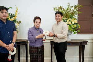 หน่วยงานภายใน และหน่วยงานภายนอก ร่วมแสดงความยินดีแก่ ผศ.จินตนา เวชมี ในโอกาสที่สภามหาวิทยาลัยมีมติเห็นชอบเสนอชื่อดำรงตำแหน่ง อธิการบดี มรภ.เทพสตรี
