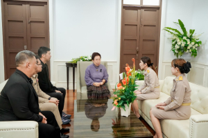 หน่วยงานภายใน และหน่วยงานภายนอก ร่วมแสดงความยินดีแก่ ผศ.จินตนา เวชมี ในโอกาสที่สภามหาวิทยาลัยมีมติเห็นชอบเสนอชื่อดำรงตำแหน่ง อธิการบดี มรภ.เทพสตรี