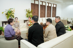 หน่วยงานภายใน และหน่วยงานภายนอก ร่วมแสดงความยินดีแก่ ผศ.จินตนา เวชมี ในโอกาสที่สภามหาวิทยาลัยมีมติเห็นชอบเสนอชื่อดำรงตำแหน่ง อธิการบดี มรภ.เทพสตรี
