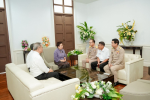 หน่วยงานภายใน และหน่วยงานภายนอก ร่วมแสดงความยินดีแก่ ผศ.จินตนา เวชมี ในโอกาสที่สภามหาวิทยาลัยมีมติเห็นชอบเสนอชื่อดำรงตำแหน่ง อธิการบดี มรภ.เทพสตรี