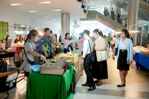 รองผู้ว่าราชการ จ.ลพบุรี เดินตลาดนัดเทพสตรี เน้นพร้อมสนับสนุนการขับเคลื่อนเศรษฐกิจชุมชน มุ่งสร้างรายได้ฐานรากและส่งเสริมคุณภาพชีวิตคนในท้องถิ่น