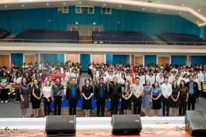คณะมนุษยศาสตร์ฯ มรภ.เทพสตรี จัดประกวดร้องเพลงหมู่ และพิธีมอบรางวัลเพชรมนุษยศาสตร์และสังคมศาสตร์