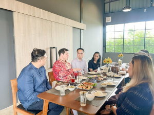 มรภ.เทพสตรี ต้อนรับเอกอัครราชทูตเวเนซุเอลา ในโอกาสเยือนมหาวิทยาลัย และ จ.ลพบุรี พร้อมหารือความร่วมมือทางวิชาการ และมอบเกียรติบัตรทีมออกแบบชุดผ้าไทย