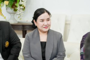 มรภ.เทพสตรี ต้อนรับเอกอัครราชทูตเวเนซุเอลา ในโอกาสเยือนมหาวิทยาลัย และ จ.ลพบุรี พร้อมหารือความร่วมมือทางวิชาการ และมอบเกียรติบัตรทีมออกแบบชุดผ้าไทย