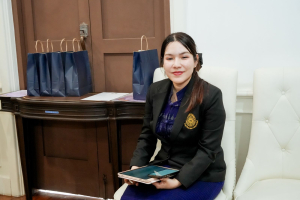 มรภ.เทพสตรี ต้อนรับเอกอัครราชทูตเวเนซุเอลา ในโอกาสเยือนมหาวิทยาลัย และ จ.ลพบุรี พร้อมหารือความร่วมมือทางวิชาการ และมอบเกียรติบัตรทีมออกแบบชุดผ้าไทย