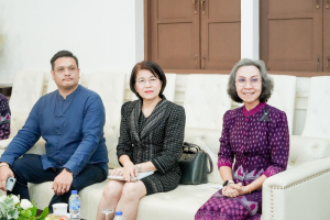มรภ.เทพสตรี ต้อนรับเอกอัครราชทูตเวเนซุเอลา ในโอกาสเยือนมหาวิทยาลัย และ จ.ลพบุรี พร้อมหารือความร่วมมือทางวิชาการ และมอบเกียรติบัตรทีมออกแบบชุดผ้าไทย