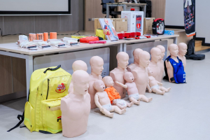 กองพัฒนานักศึกษา สนอ. มรภ.เทพสตรี จัดอบรมปฐมพยาบาลและ CPR เสริมทักษะช่วยชีวิตขั้นพื้นฐานให้นักศึกษา