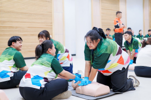 กองพัฒนานักศึกษา สนอ. มรภ.เทพสตรี จัดอบรมปฐมพยาบาลและ CPR เสริมทักษะช่วยชีวิตขั้นพื้นฐานให้นักศึกษา