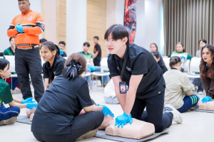กองพัฒนานักศึกษา สนอ. มรภ.เทพสตรี จัดอบรมปฐมพยาบาลและ CPR เสริมทักษะช่วยชีวิตขั้นพื้นฐานให้นักศึกษา