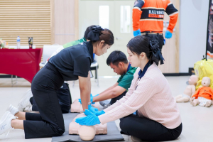 กองพัฒนานักศึกษา สนอ. มรภ.เทพสตรี จัดอบรมปฐมพยาบาลและ CPR เสริมทักษะช่วยชีวิตขั้นพื้นฐานให้นักศึกษา