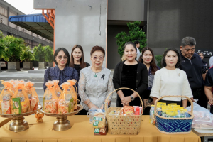 มรภ.เทพสตรี จัดพิธีทำบุญตักบาตร ถวายเป็นพระราชกุศล เนื่องในวันคล้ายวันพระราชสมภพ สมเด็จพระบรมราชชนนีพันปีหลวง และวันแม่แห่งชาติ