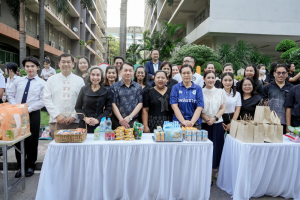 มรภ.เทพสตรี จัดพิธีทำบุญตักบาตร ถวายเป็นพระราชกุศล เนื่องในวันคล้ายวันพระราชสมภพ สมเด็จพระบรมราชชนนีพันปีหลวง และวันแม่แห่งชาติ