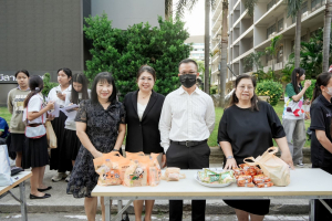 มรภ.เทพสตรี จัดพิธีทำบุญตักบาตร ถวายเป็นพระราชกุศล เนื่องในวันคล้ายวันพระราชสมภพ สมเด็จพระบรมราชชนนีพันปีหลวง และวันแม่แห่งชาติ