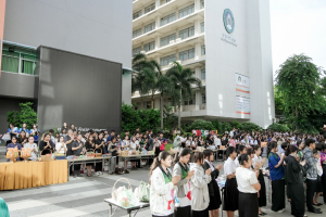 มรภ.เทพสตรี จัดพิธีทำบุญตักบาตร ถวายเป็นพระราชกุศล เนื่องในวันคล้ายวันพระราชสมภพ สมเด็จพระบรมราชชนนีพันปีหลวง และวันแม่แห่งชาติ