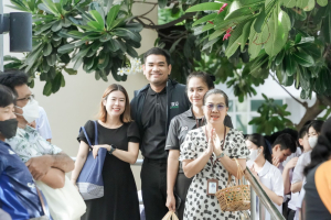 มรภ.เทพสตรี จัดพิธีทำบุญตักบาตร ถวายเป็นพระราชกุศล เนื่องในวันคล้ายวันพระราชสมภพ สมเด็จพระบรมราชชนนีพันปีหลวง และวันแม่แห่งชาติ