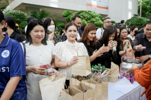 มรภ.เทพสตรี จัดพิธีทำบุญตักบาตร ถวายเป็นพระราชกุศล เนื่องในวันคล้ายวันพระราชสมภพ สมเด็จพระบรมราชชนนีพันปีหลวง และวันแม่แห่งชาติ